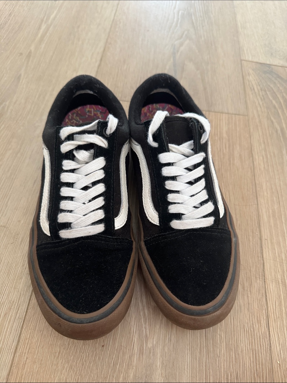 Black Low-Top Skate Sneakers with White Stripe mens size 7